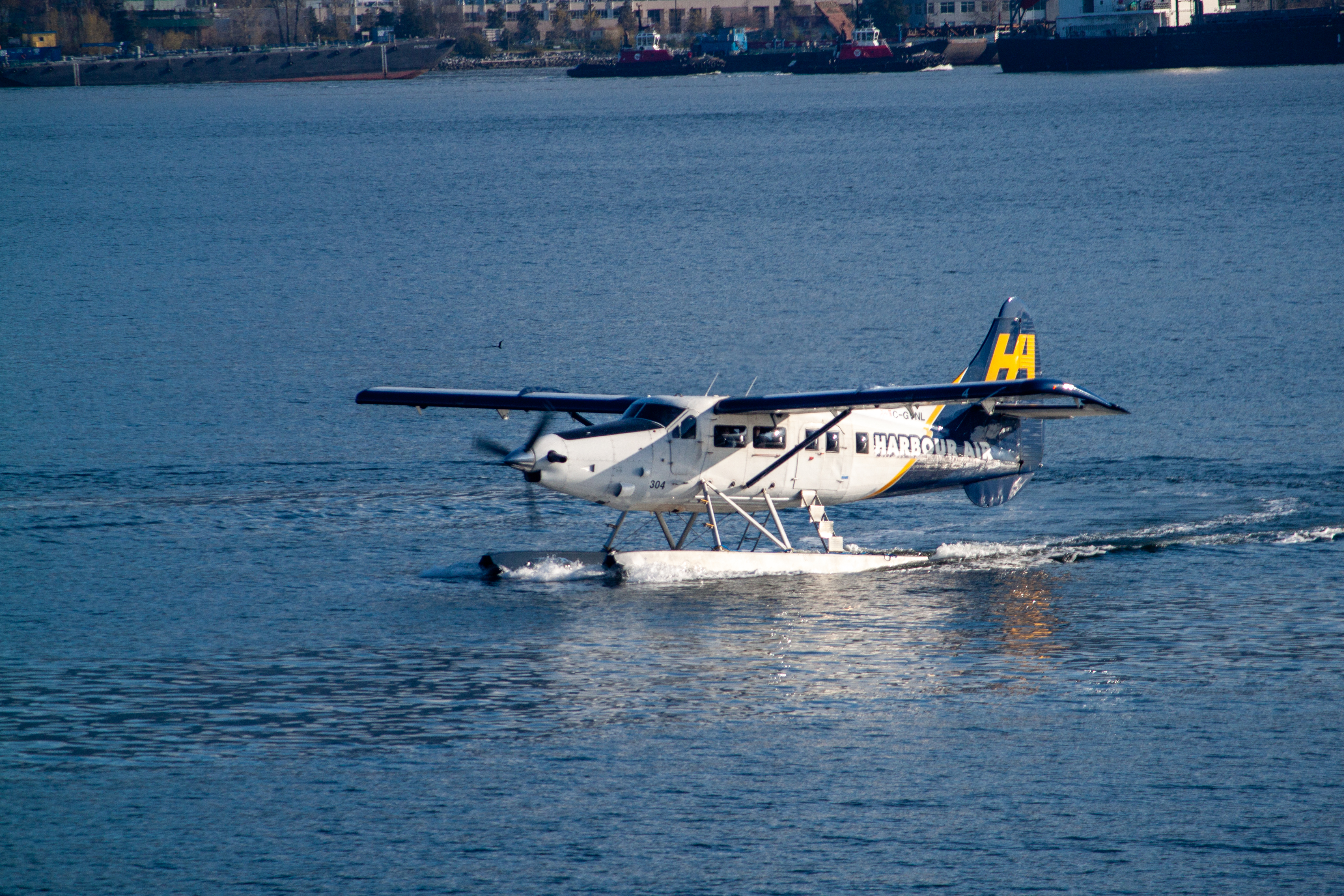 Harbour Air DHC-2 Beaver taxiing on Coal Harbour