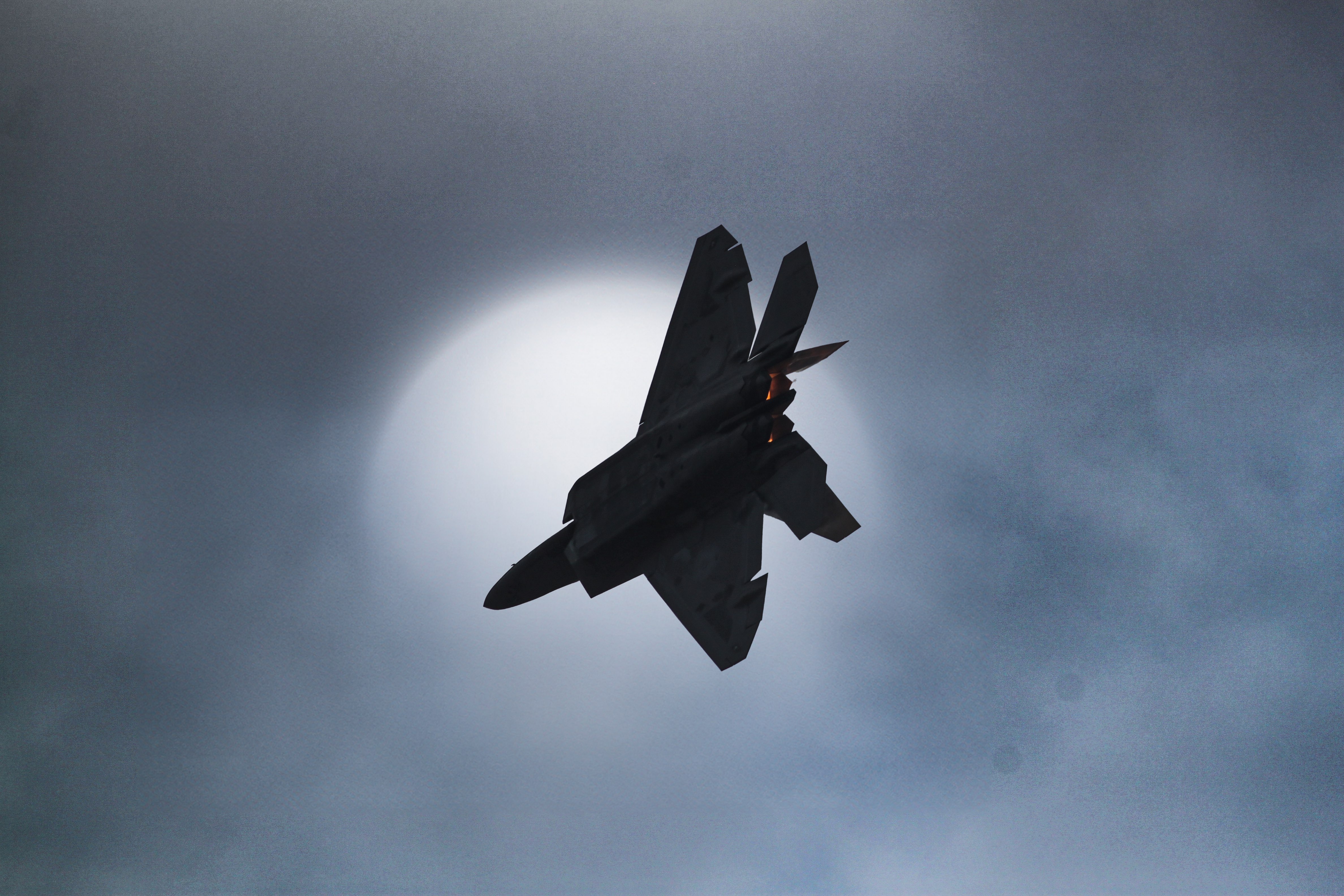 F-22 Raptor Banking